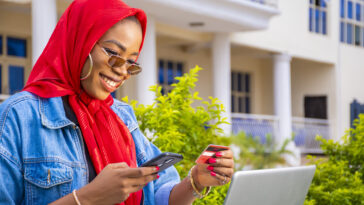 lady shopping on sellox